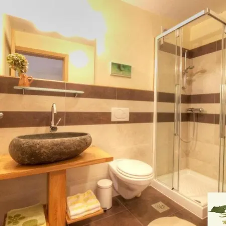 Posestvo Laz - The Laz Estate * Voglarji