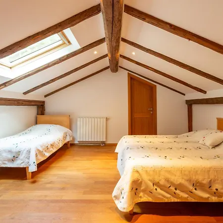 Apartment Posestvo Laz - The Laz Estate Voglarji