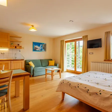 Posestvo Laz - The Laz Estate *