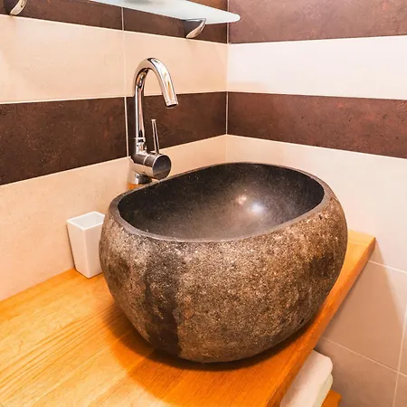 Apartment Posestvo Laz - The Laz Estate Voglarji