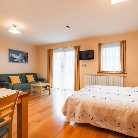 Posestvo Laz - The Laz Estate Apartment Voglarji