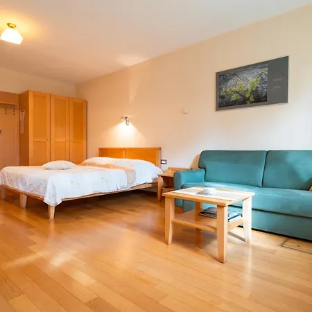 Posestvo Laz - The Laz Estate Apartment