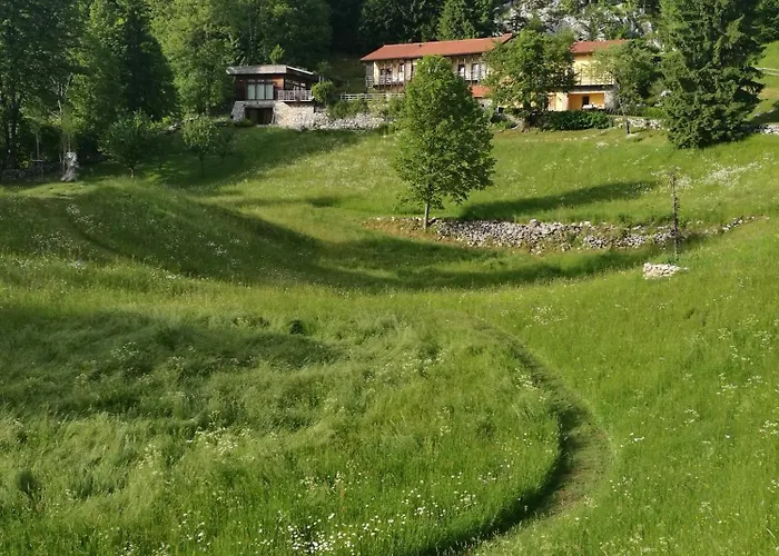 Apartment Posestvo Laz - The Laz Estate Voglarji