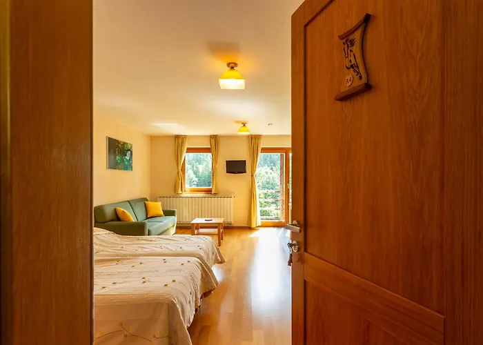 Posestvo Laz - The Laz Estate * Voglarji