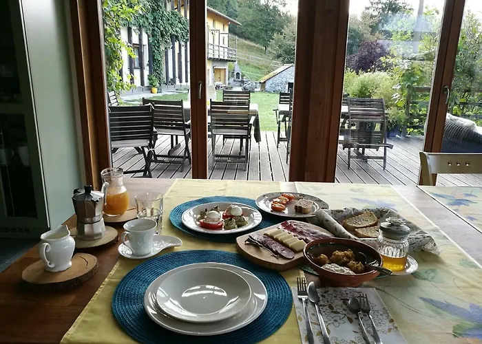 Posestvo Laz - The Laz Estate Voglarji